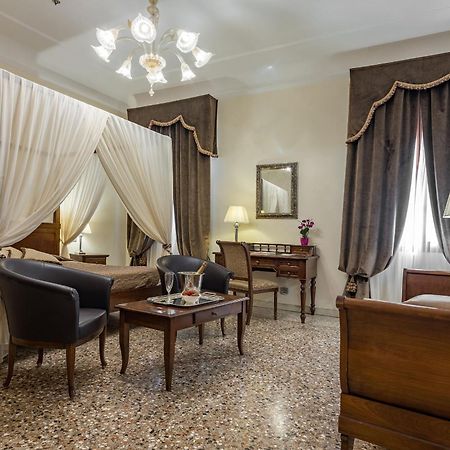 Hotel Dell'Opera Venedig Eksteriør billede