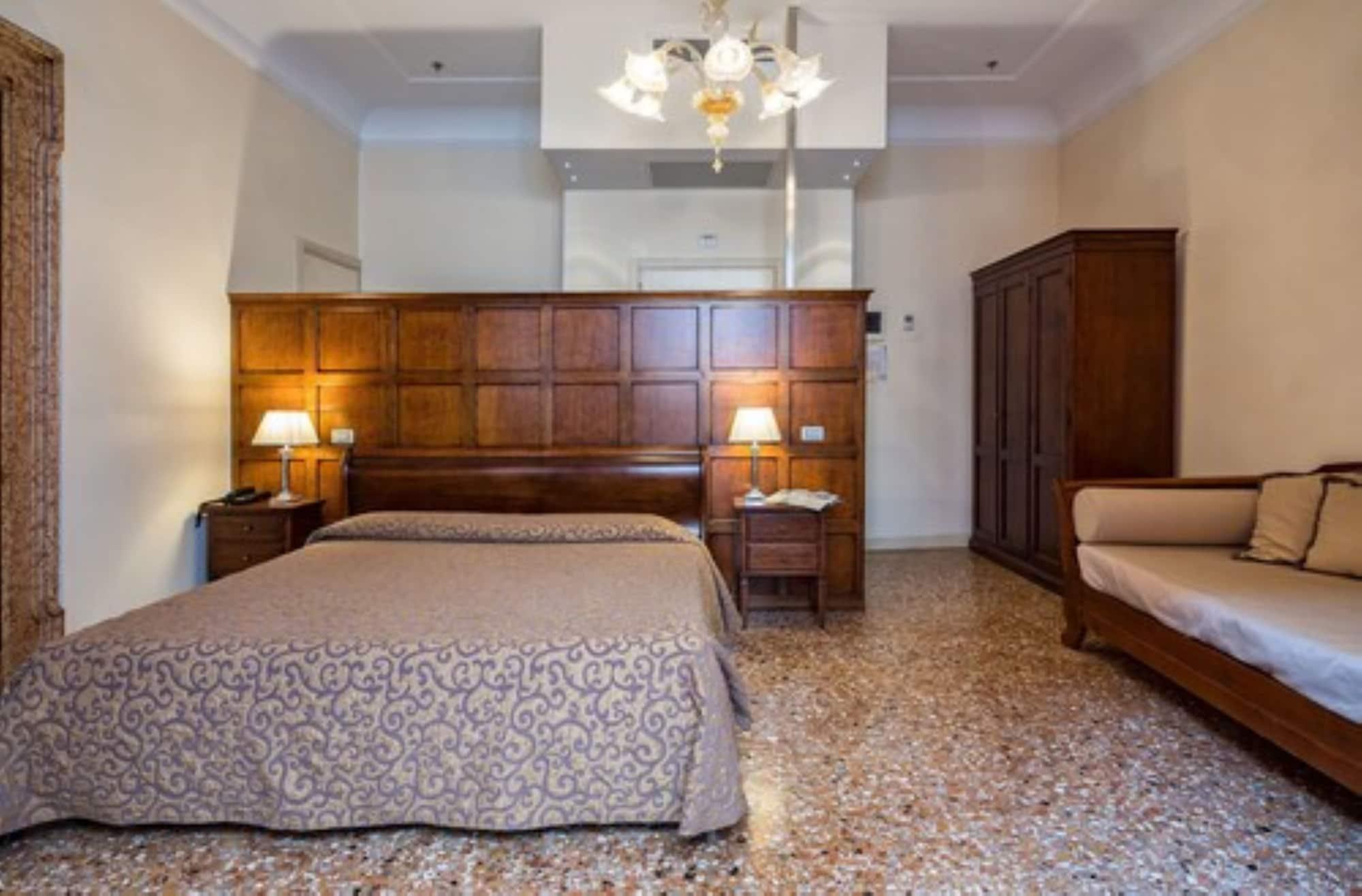 Hotel Dell'Opera Venedig Eksteriør billede