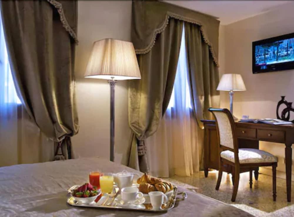 Hotel Dell'Opera Venedig Eksteriør billede